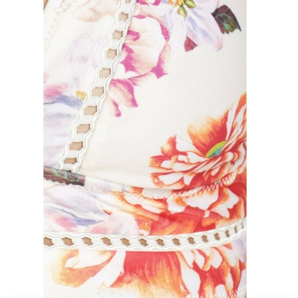 NWT MinkPink Holiday Fling Triangle Bikini Top S - Picture 4 of 10